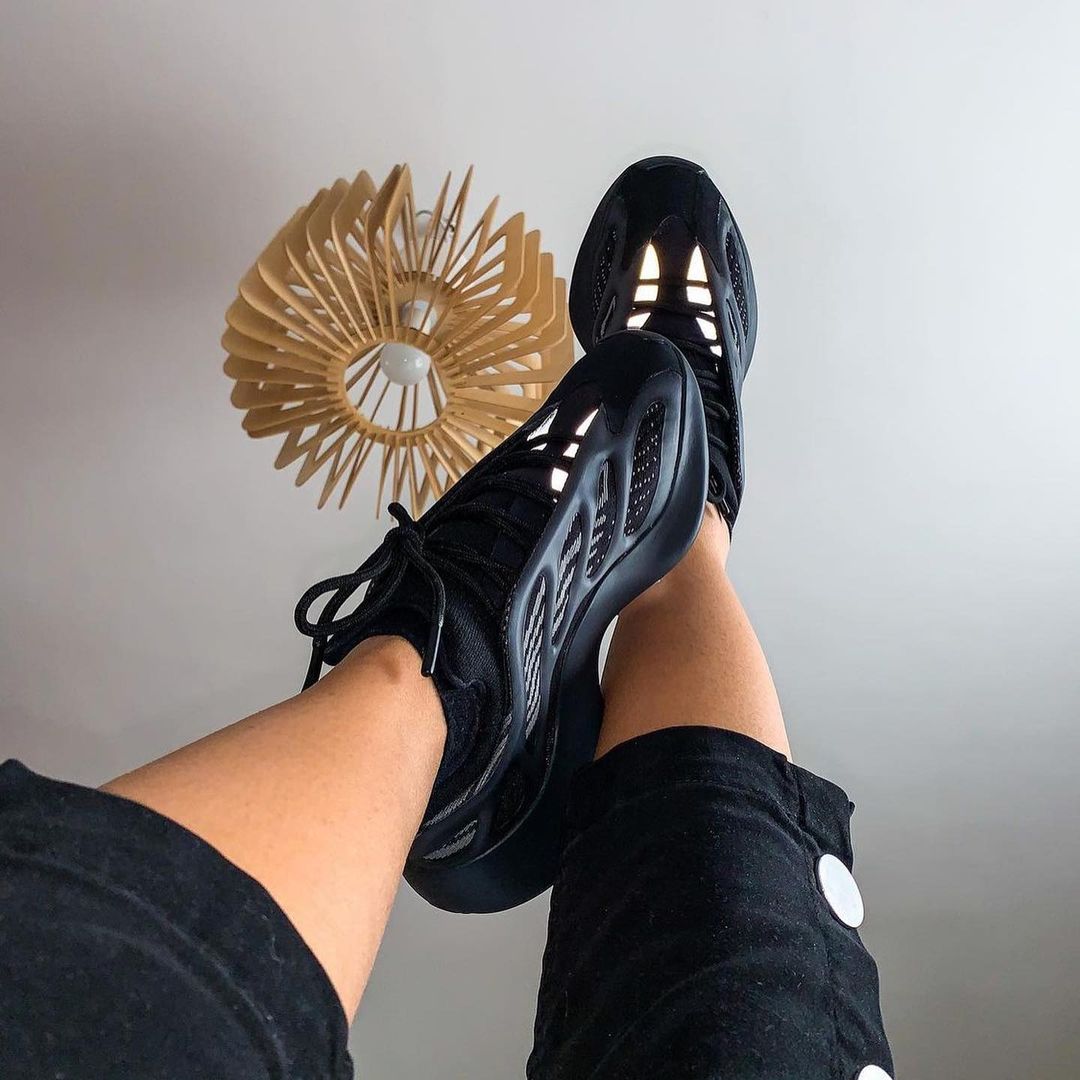 Yeezy 700 V3 'Alvah'